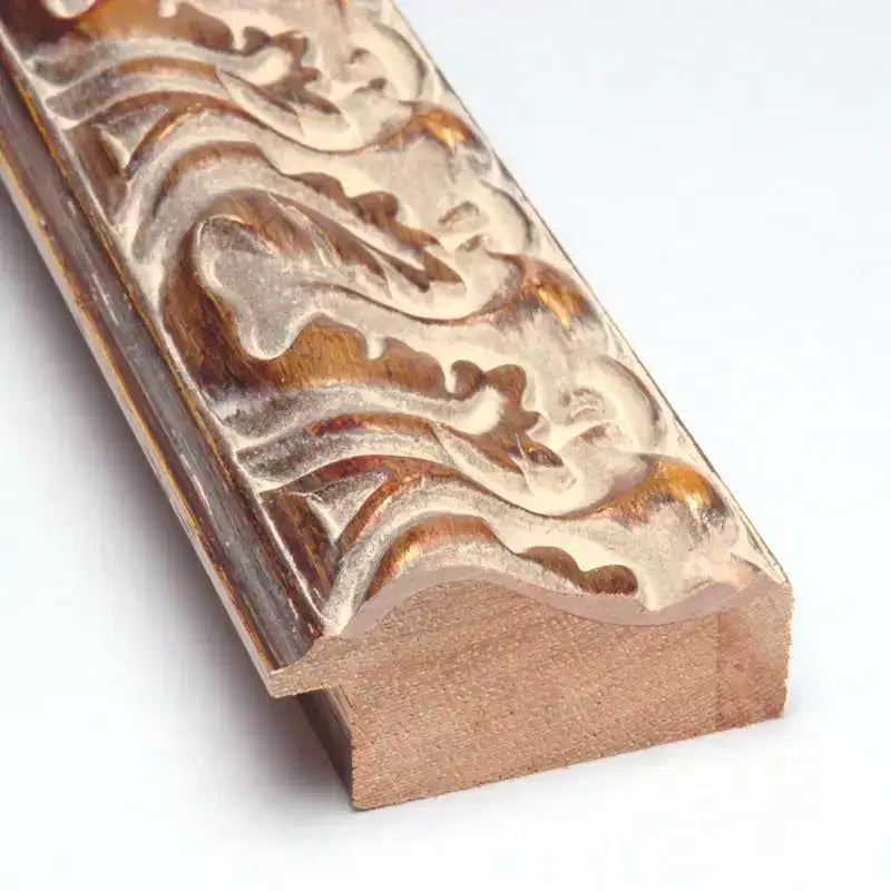 Miroir mural encadré en bois biseauté doré