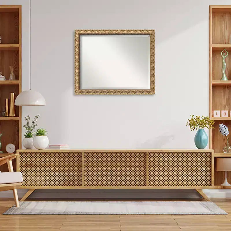 Miroir mural encadré en bois biseauté doré